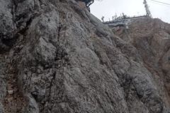 platforma-kolejki-linowej-Zugspitze-widziana-z-szlaku_1